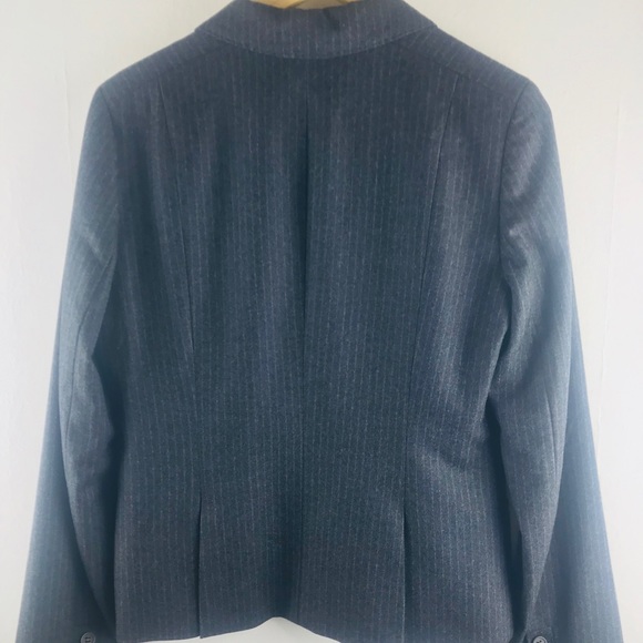 J. Crew Grey Pinstripe 100% Italian Wool Blazer - Picture 8 of 8